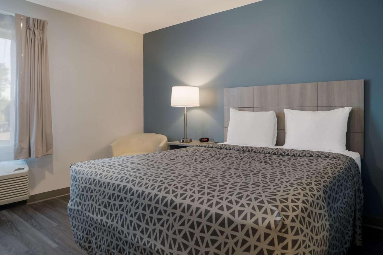 Woodspring Suites Detroit Sterling Heights Zewnętrze zdjęcie