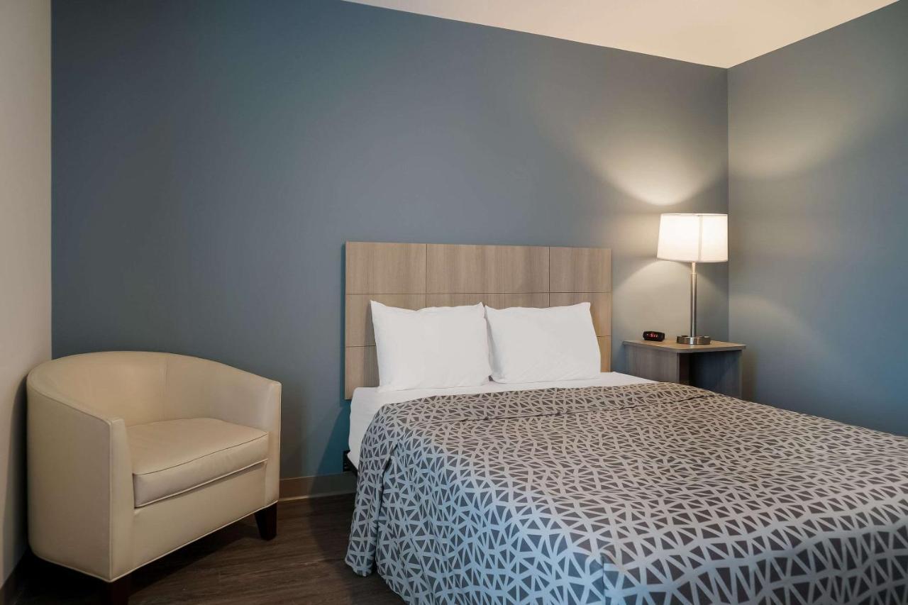 Woodspring Suites Detroit Sterling Heights Zewnętrze zdjęcie